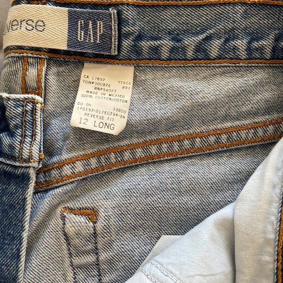 Vintage Gap Reverse Fit jeans. Size 12L. - Picture 2 of 3